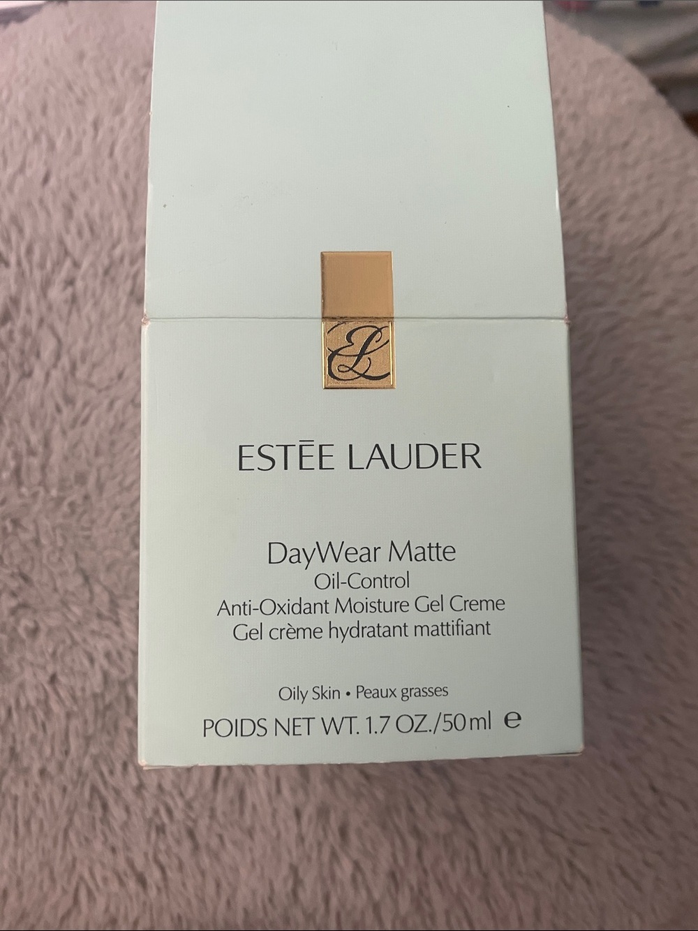 Estée Lauder DayWear Matte Oil-Control Gel-Creme in Aqua with Gold Accents - Picture 3 of 7